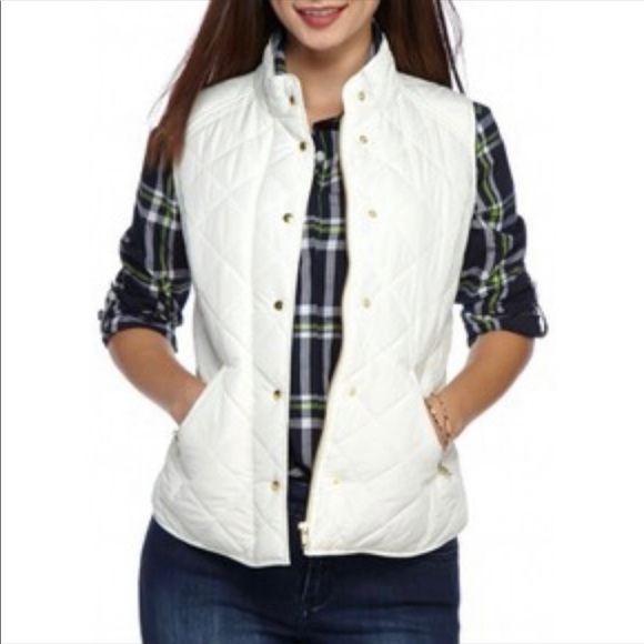 ♥️2/$15 (MP) Crown & Ivy Puffer Vest - Picture 2 of 7